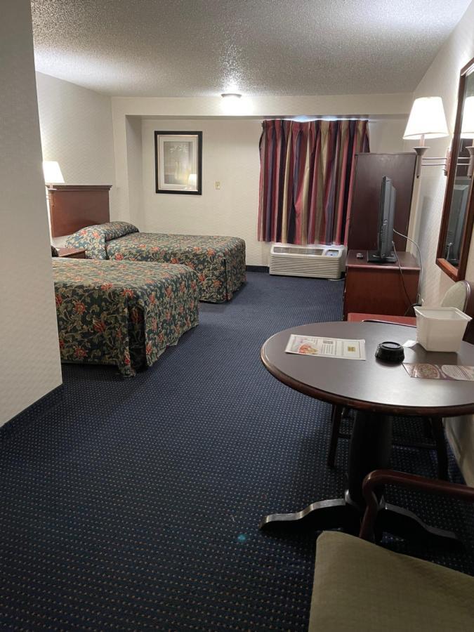 Budget Inn Темпъл Хилс Екстериор снимка