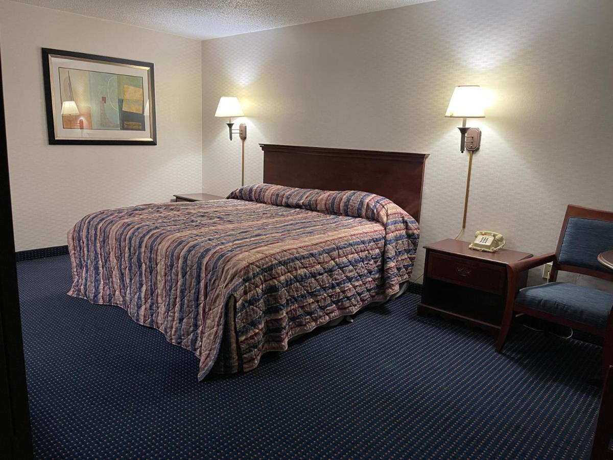 Budget Inn Темпъл Хилс Екстериор снимка